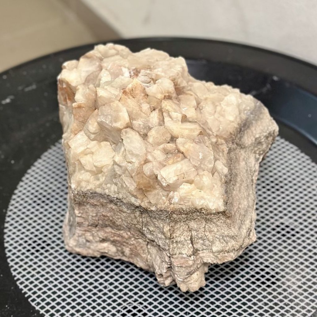 Vodní prvek Krysty, přírodní kámen s krystaly včetně kompletního příslušenství