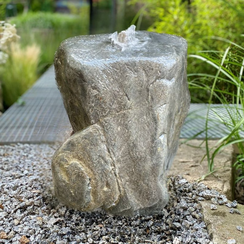 Vodní prvek Zvíře s přírodním kamenem včetně kompletního příslušenství pro sestavení