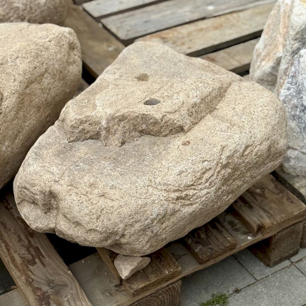 Zahradní fontána přírodní český kámen s kompletním fontánovým příslušenstvím