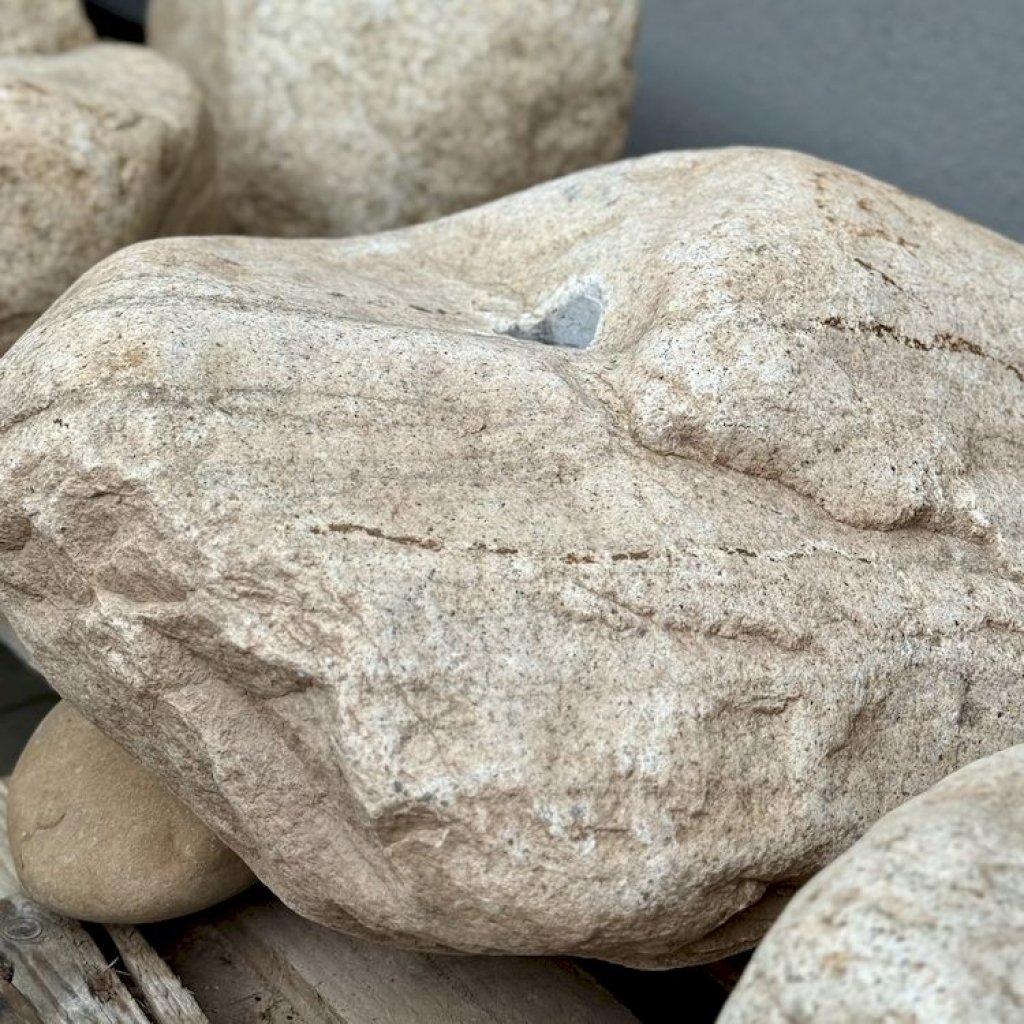 Zahradní fontána s přírodním labským kamenem, kompletní fontánové příslušenství