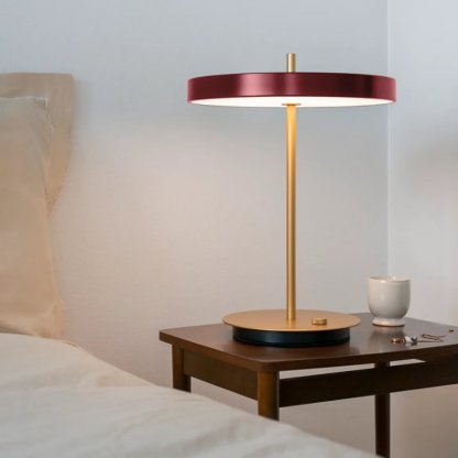 Asteria table 2309 stolní lampa s USB, rubínově červená/mosaz, Umage