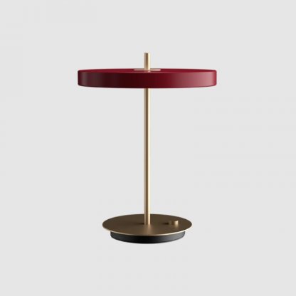 Asteria table 2309 stolní lampa s USB, rubínově červená/mosaz, Umage