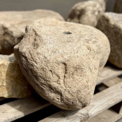 Malý vodní prvek do zahrady přírodní labský kámen, kompletní fontánové příslušenství