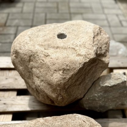 Malý vodní prvek do zahrady přírodní labský kámen, kompletní fontánové příslušenství
