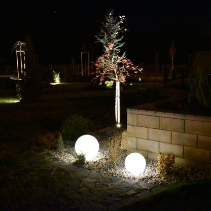 Round 30 Plus, smart dekorativní venkovní osvětlení koule 30 cm, Garden Lights 2