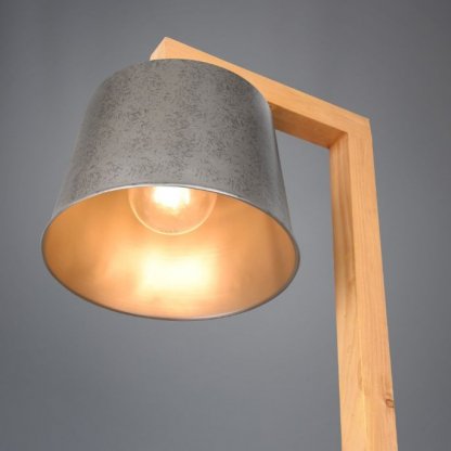 TRIO 402690167 Rodrigo, dřevěná stojací lampa s poličkami E27