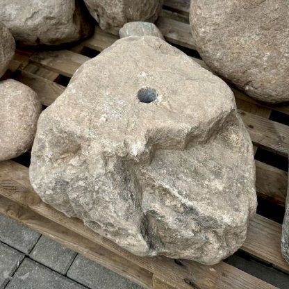 Vodní prvek s přírodním lomovým kamenem, kompletní fontánové přislušenství