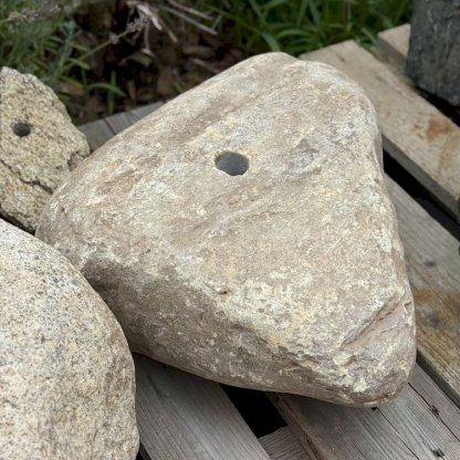 Vodní prvek z labského valounu, kompletní fontánové příslušenství