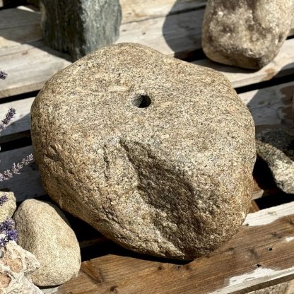 Zahradní fontána s labským kamenem a kompletním fontánovým příslušenstvím