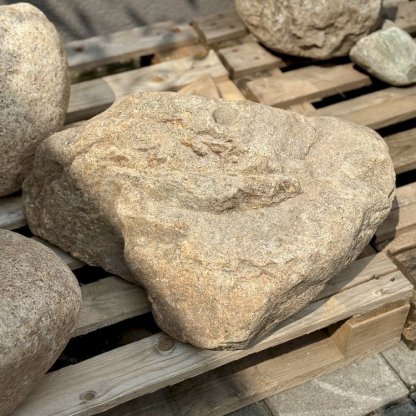 Zahradní fontána s přírodním labským kamenem a kompletním fontánovým příslušenstvím