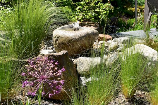 Vodní prvek přírodní kámen do zahrady