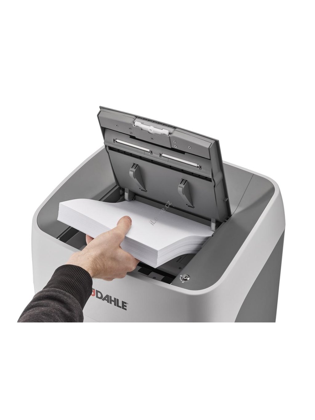 Dahle skartovač ShredMATIC® 300, 14/300 listů, 4 x 15 mm, 40 l