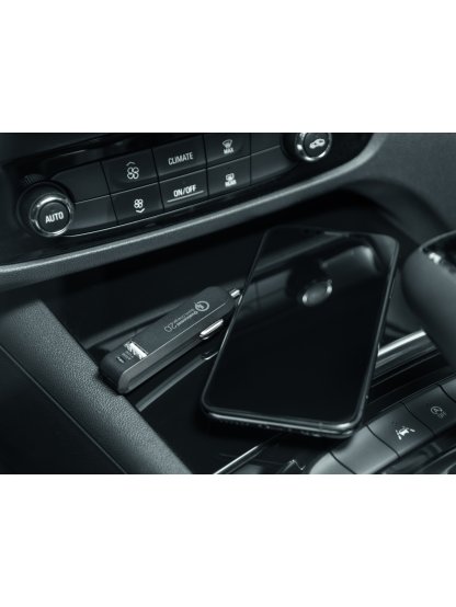 CarMAX 2 nabíječka do auta 2x Qualcomm Quick Charge 2.0, černá barva (USB-C kabel)
