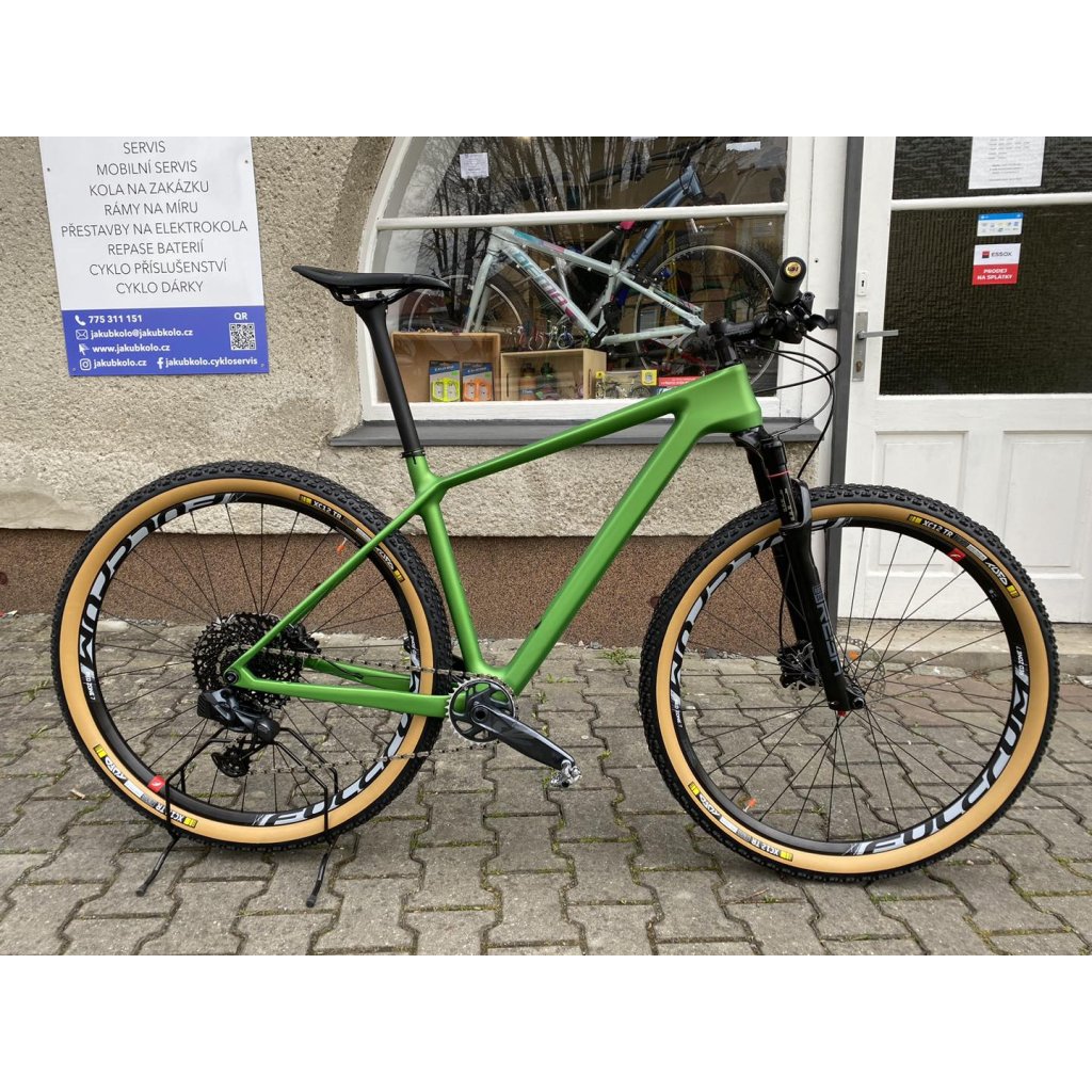 Jízdní kolo Müller's 29" CARBON XC, UDH, T47 - stavba na míru