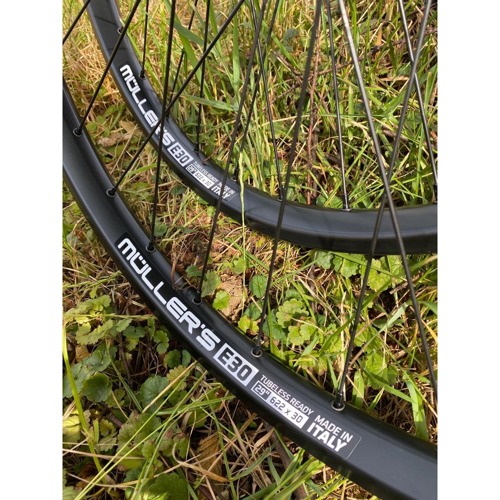Zapletená kola 27,5" Ambrosio E30 BOOST, TLR, nosnost 175kg
