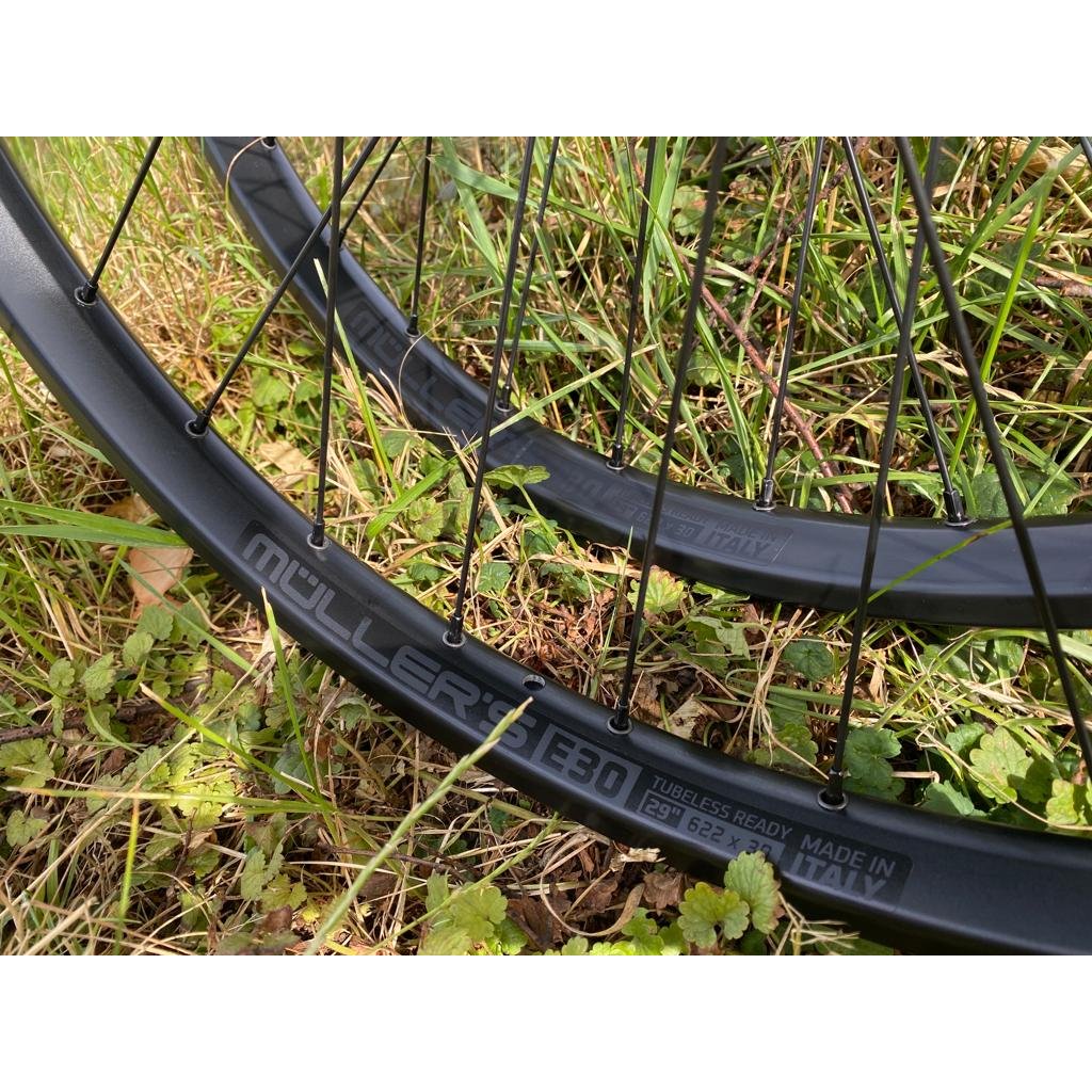 Zapletená kola 29" Ambrosio E30 BOOST, TLR, nosnost 175kg