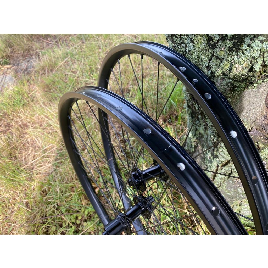 Zapletená kola mullet 29/27,5" Ambrosio E30 BOOST, TLR, nosnost 175kg