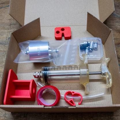 Dílenská odvzdušňovací sada Mineral Oil Supersonic Parts