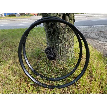 Zapletená kola 27,5" Ambrosio E30 BOOST, TLR, nosnost 175kg