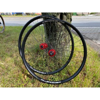 Zapletená kola 27,5" Ambrosio E30 BOOST, TLR, nosnost 175kg