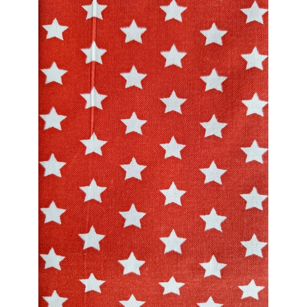 Šátek - červený s hvězdičkami