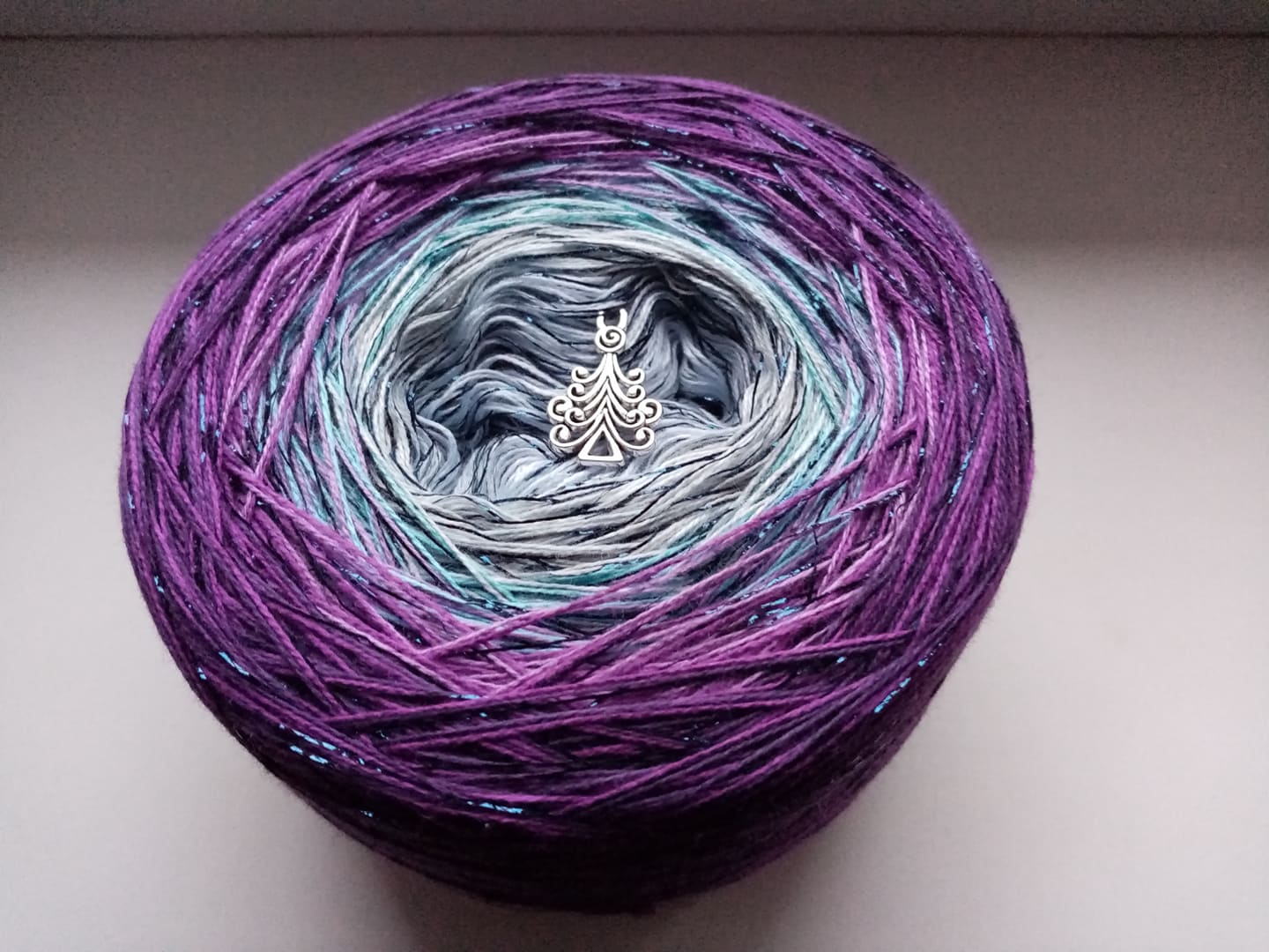 Violetka 2-nitka 1200m s lurexem