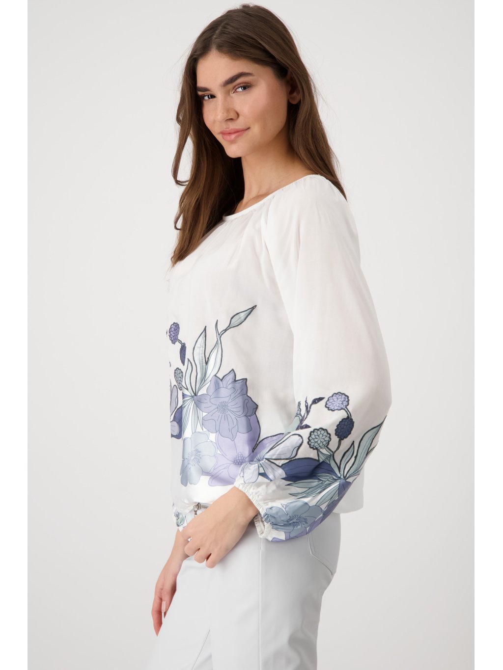 Halenka Monari 9084 bílá s efektními květy 
