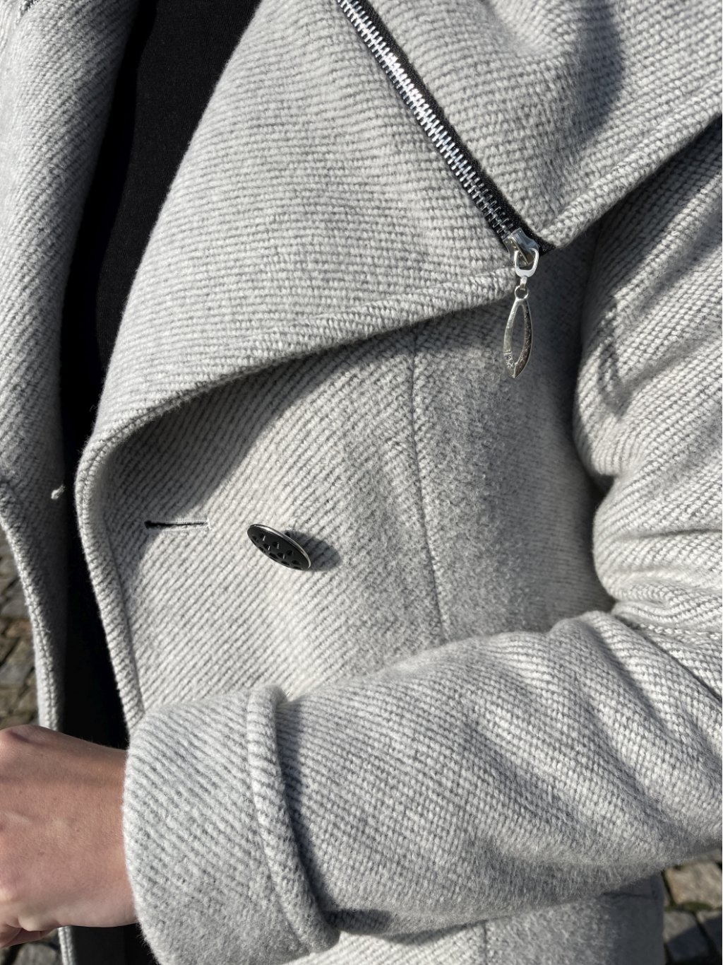 Kabát La Gabriella 5239-432 šedý jemný proužek s kapucí