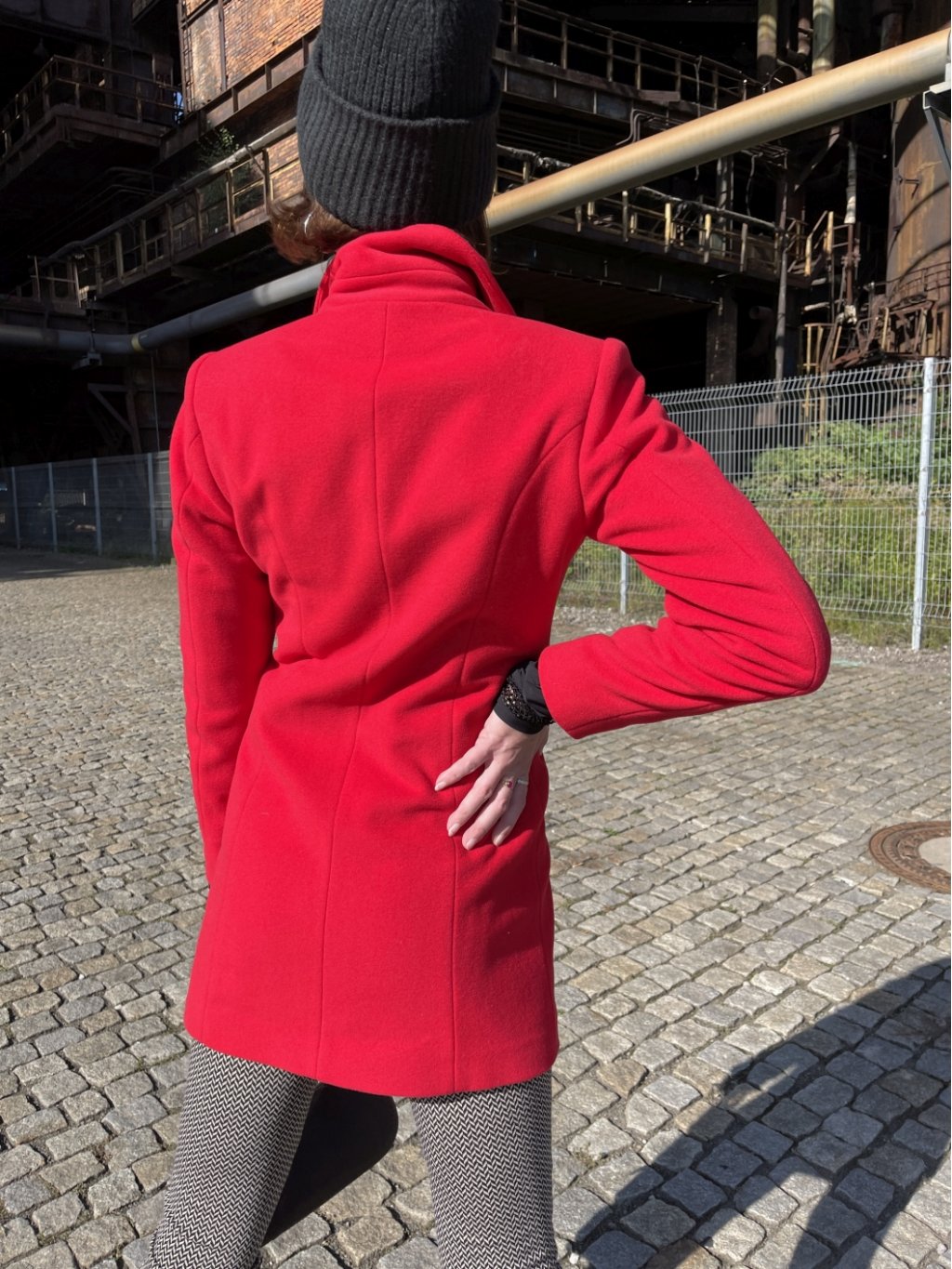 Kabát La Gabriella 5338-106 červený krátký styl blazer