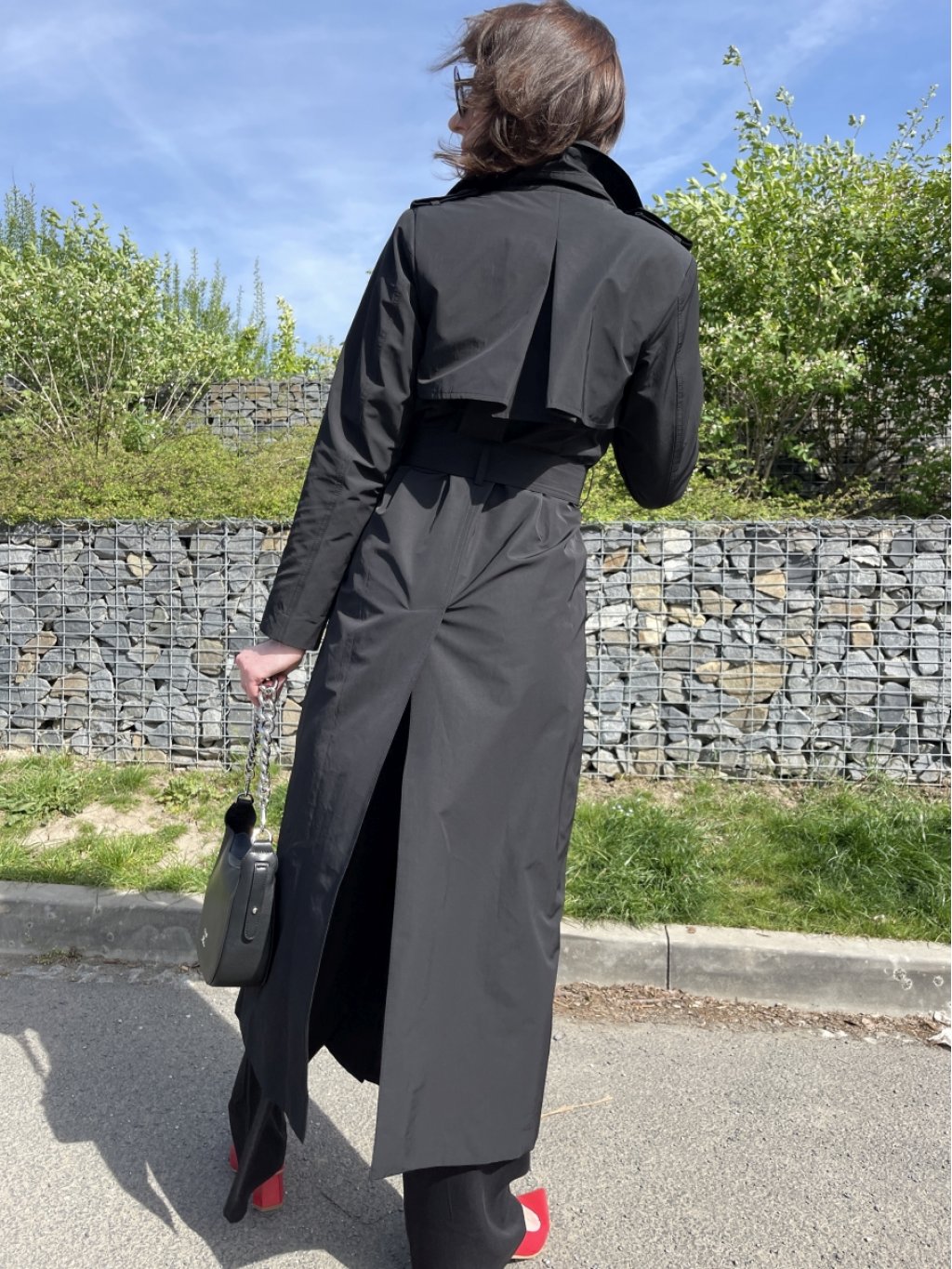 Kabát La Gabriella 5366-673 černý trenčkot dlouhý