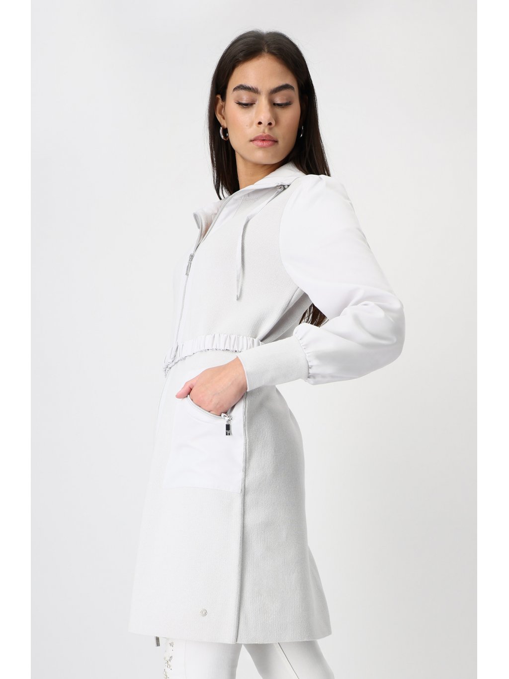 Kabát Monari 8486 jemně šedý s nylonovým rukávem