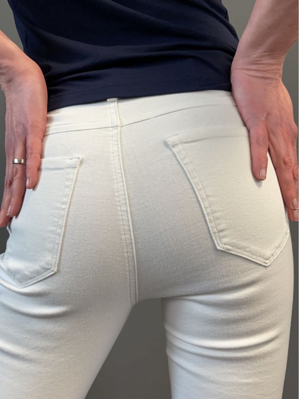 Kalhoty Atelier Gardeur Vicky bílé se zipy