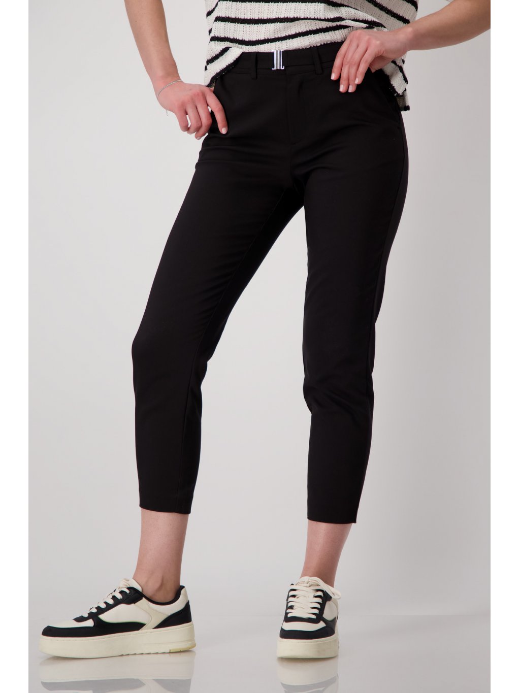 Kalhoty Monari 8590 černé elastické s páskem 