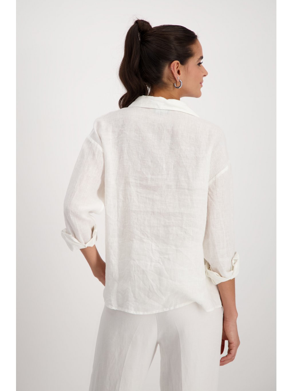Košile Monari 8982 jemně bílá lněná s aplikací