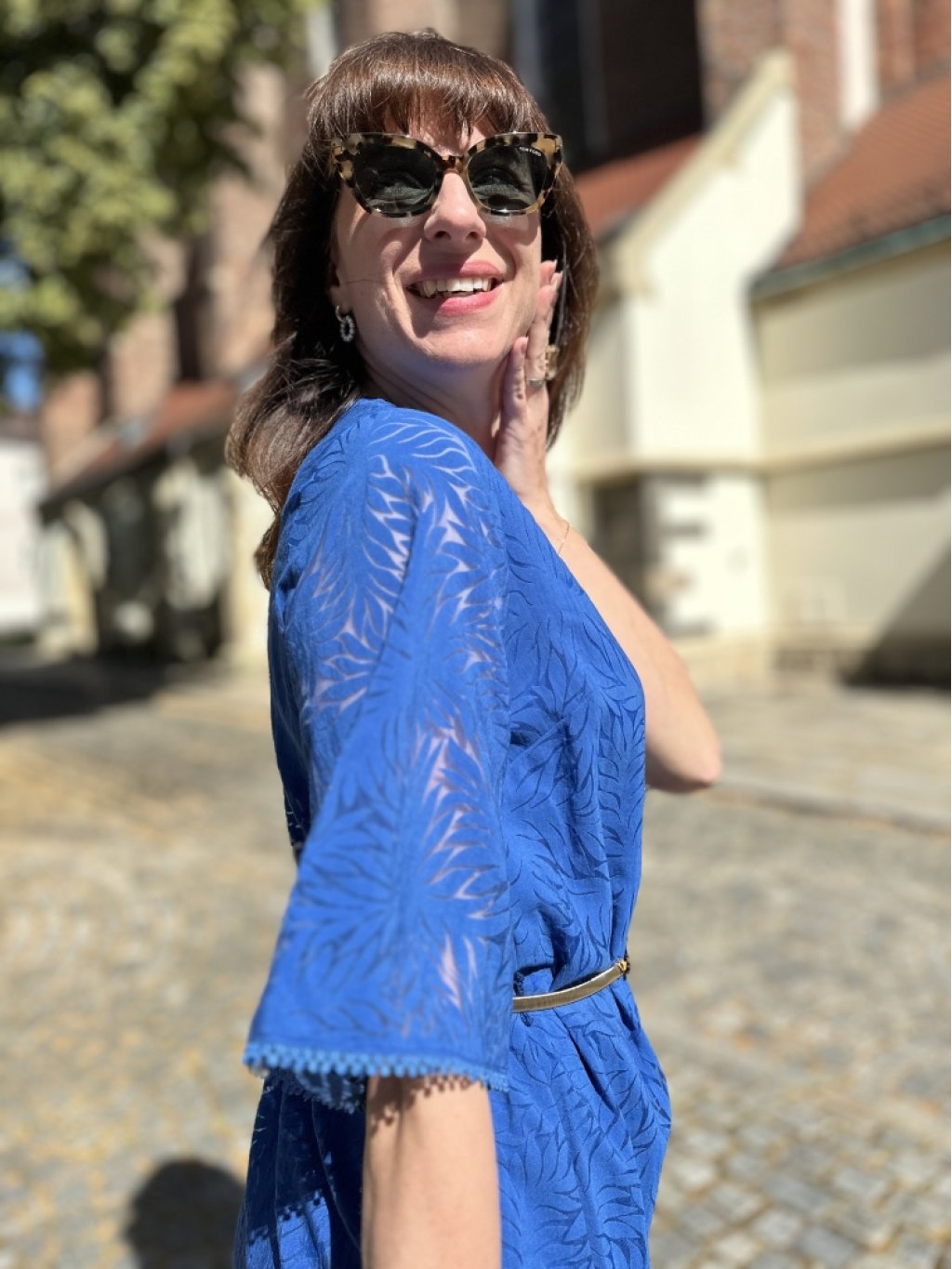 Šaty Kyra Odette modré v moderní krajce