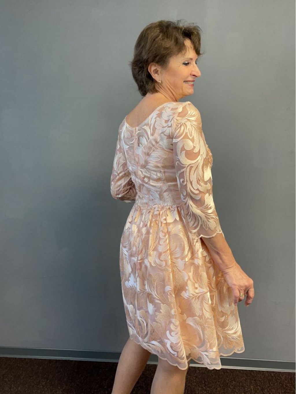Šaty Marselini1739 růžové krátké krajkové