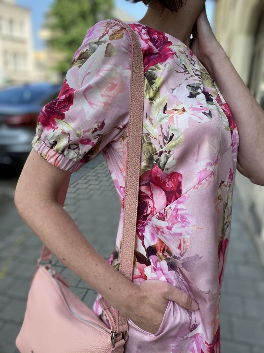 Šaty Modex růžové kvetoucí růže s rukávem