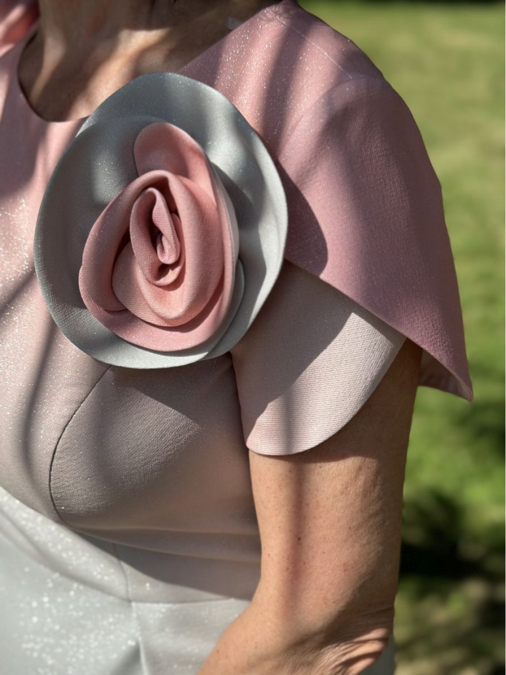 Šaty Poza Monterosso světle růžové ombré efekty