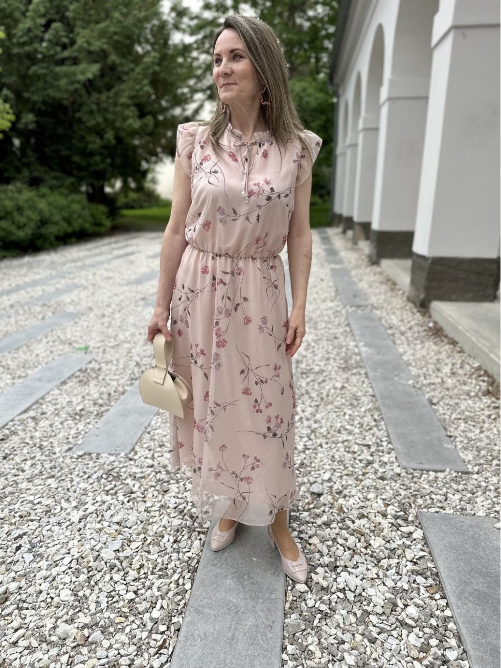 Šaty Zaps Sander jemně růžové s květy