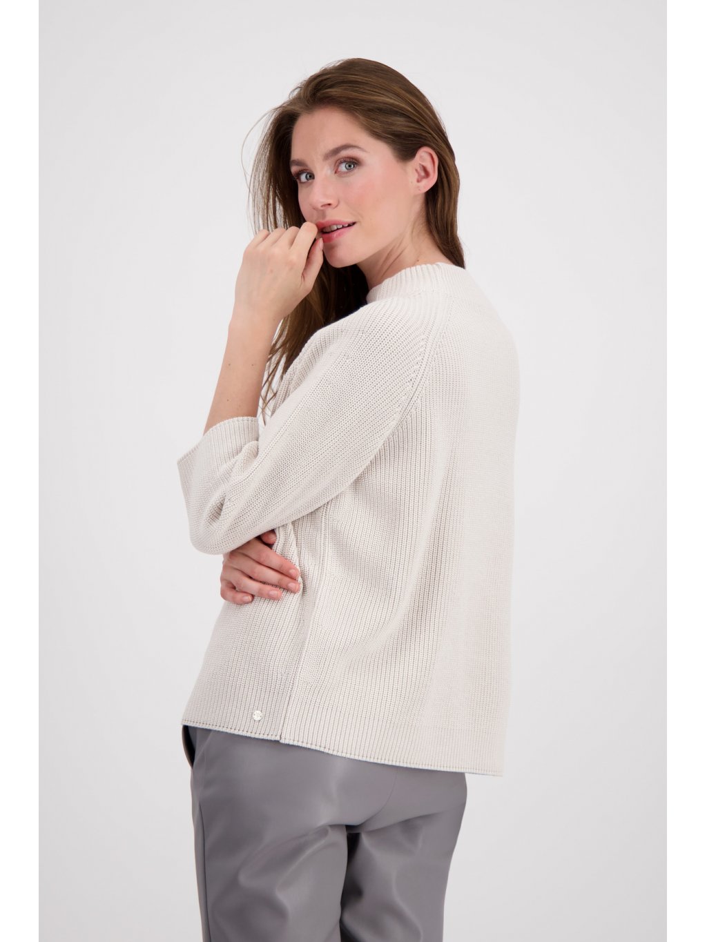Svetr Monari 7089 béžový minimalismus