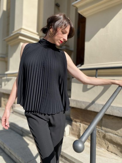 Halenka Lauren Vidal černá plisé bez rukávů