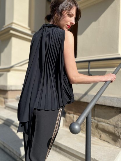 Halenka Lauren Vidal černá plisé bez rukávů