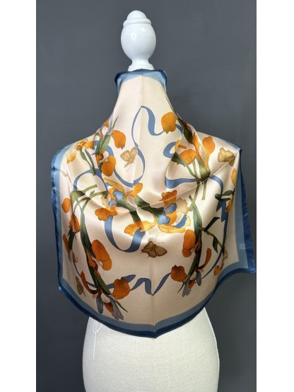 Šátek hedvábí béžový s oranžovým květem a modrým okrajem