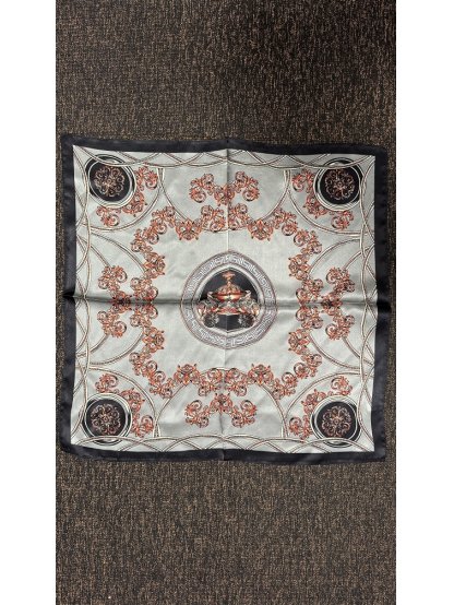 Šátek hedvábí šedý s červeným královským vzorem a černým okrajem
