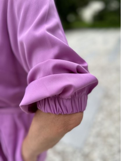 Šaty Kyra Ivette světle fialové s límečkem