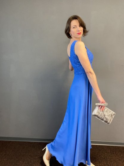 Šaty Marselini 1729 modré dlouhé s krajkou
