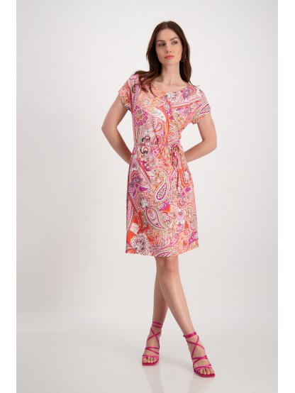 Šaty Monari 9012 lososovo růžové kašmírový vzor krátké