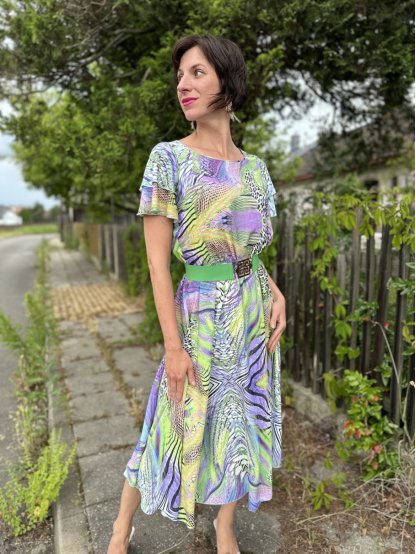 Šaty Poza Marii fialovo zelené 