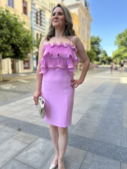 Šaty Rinascimento 4003 světle růžové s volány
