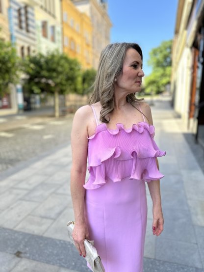 Šaty Rinascimento 4003 světle růžové s volány